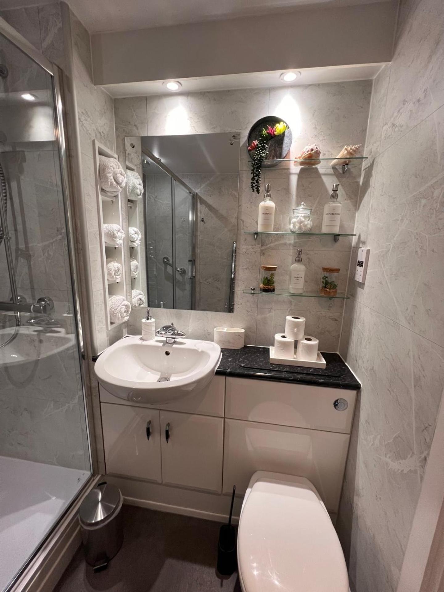 Cockledora, A Luxury Ground Floor Beachfront Apartment 래넬리 외부 사진