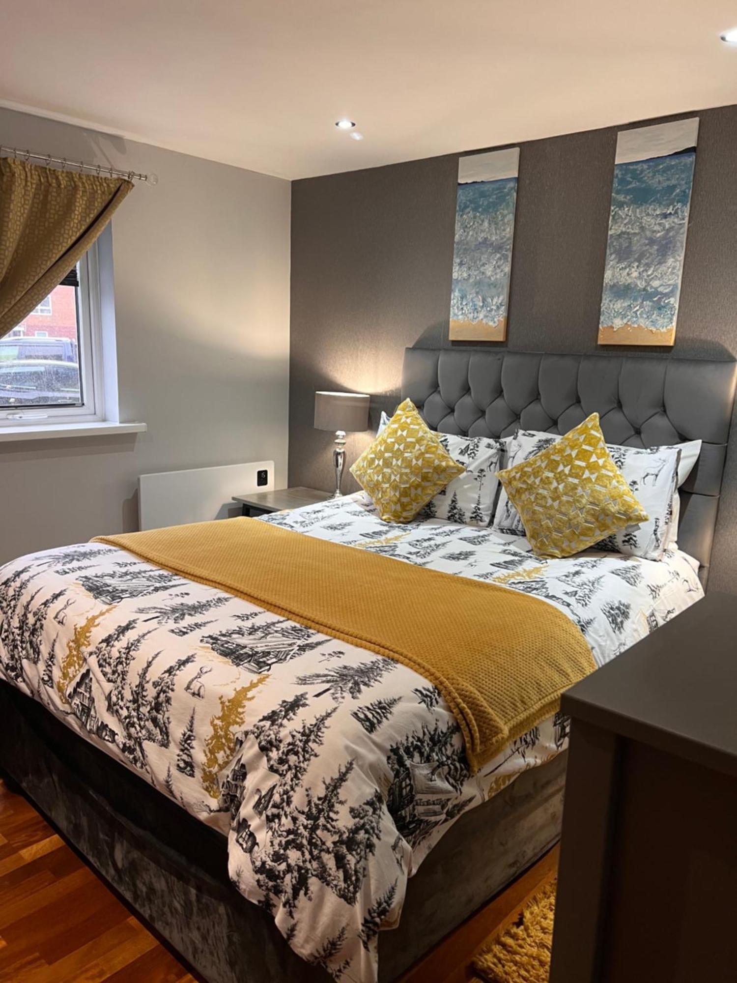 Cockledora, A Luxury Ground Floor Beachfront Apartment 래넬리 외부 사진